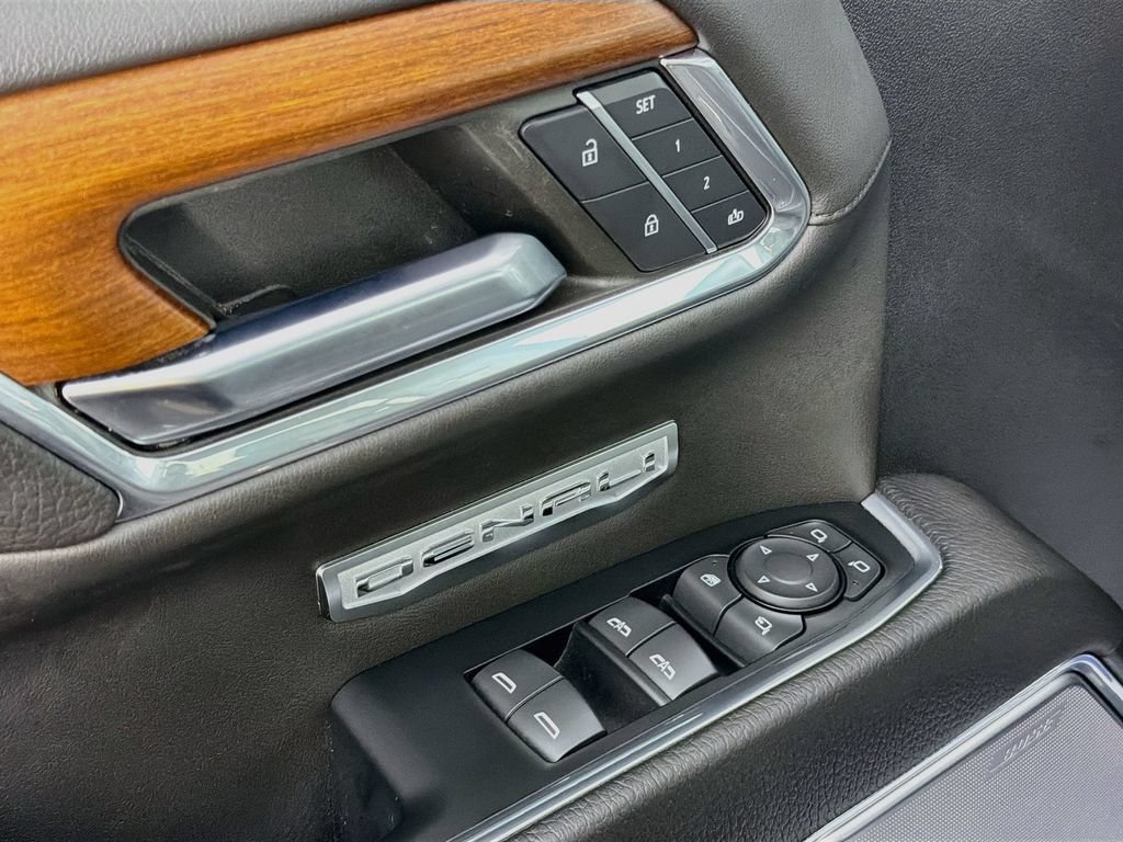 Used 2023 GMC Sierra 1500 Denali w/ Technology Package AWD/4WD image 17