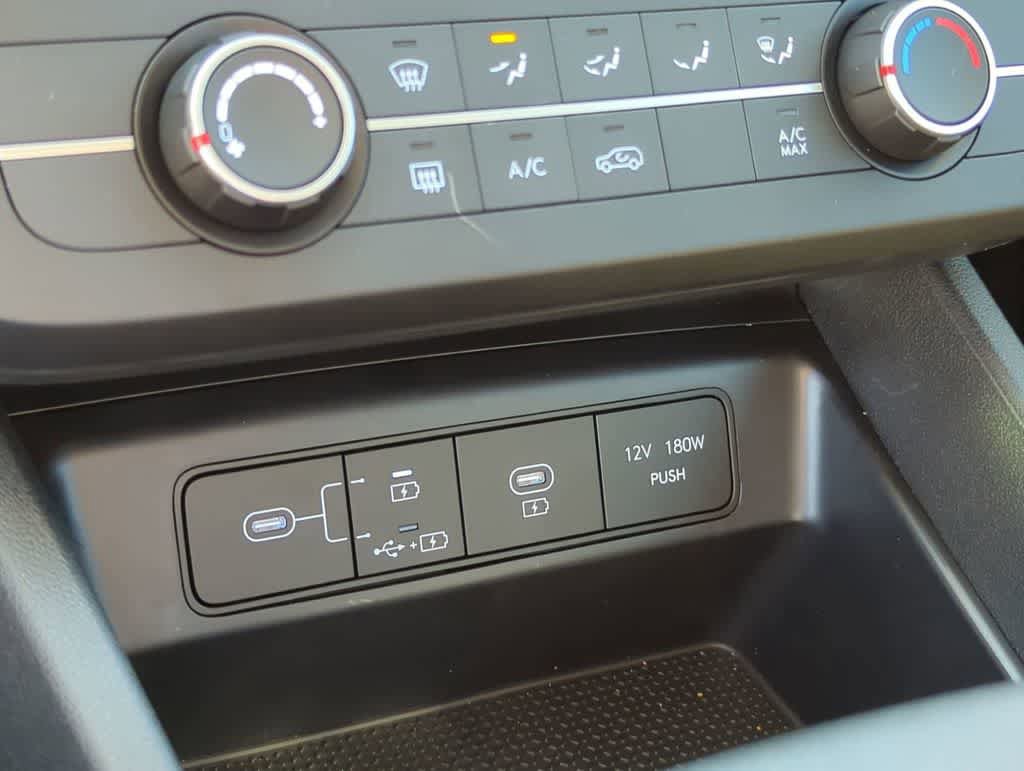 New 2026 Hyundai Tucson SE image 32