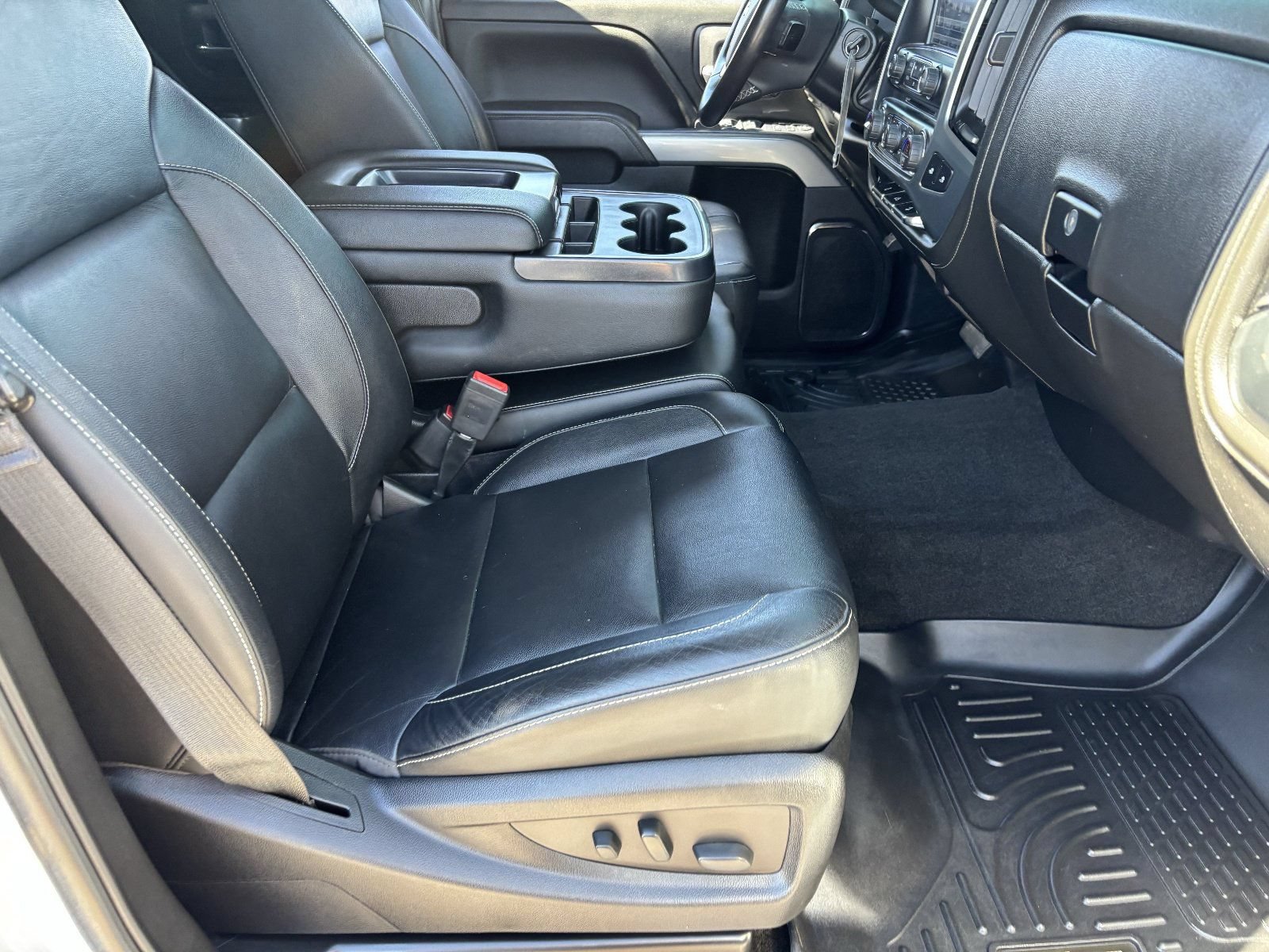 Used 2017 Chevrolet Silverado 2500 LTZ w/ Z71 Package, Off-Road AWD/4WD image 12