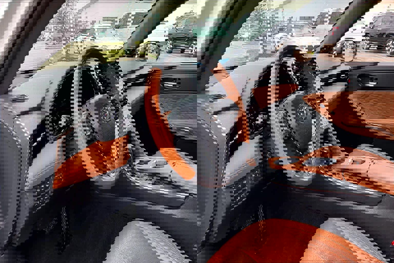 Used 2019 Toyota Avalon Limited image 16