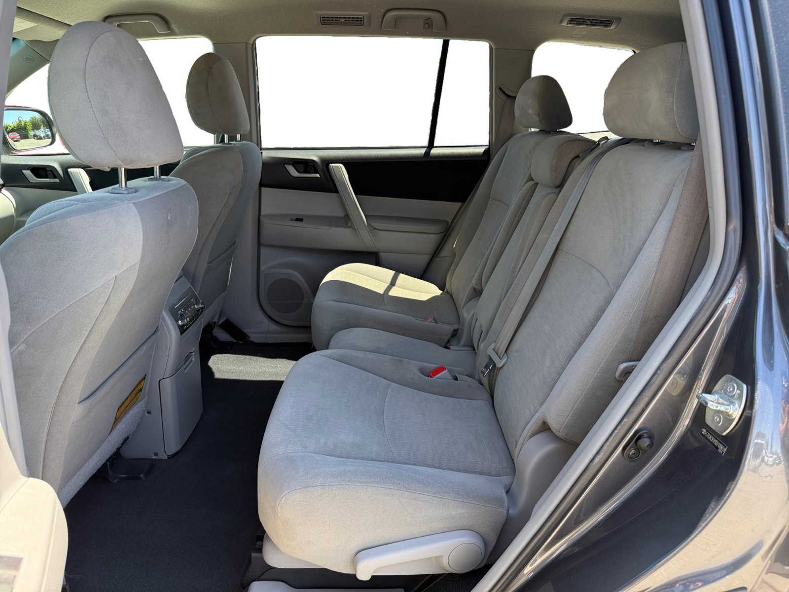 Used 2013 Toyota Highlander Plus FWD image 16