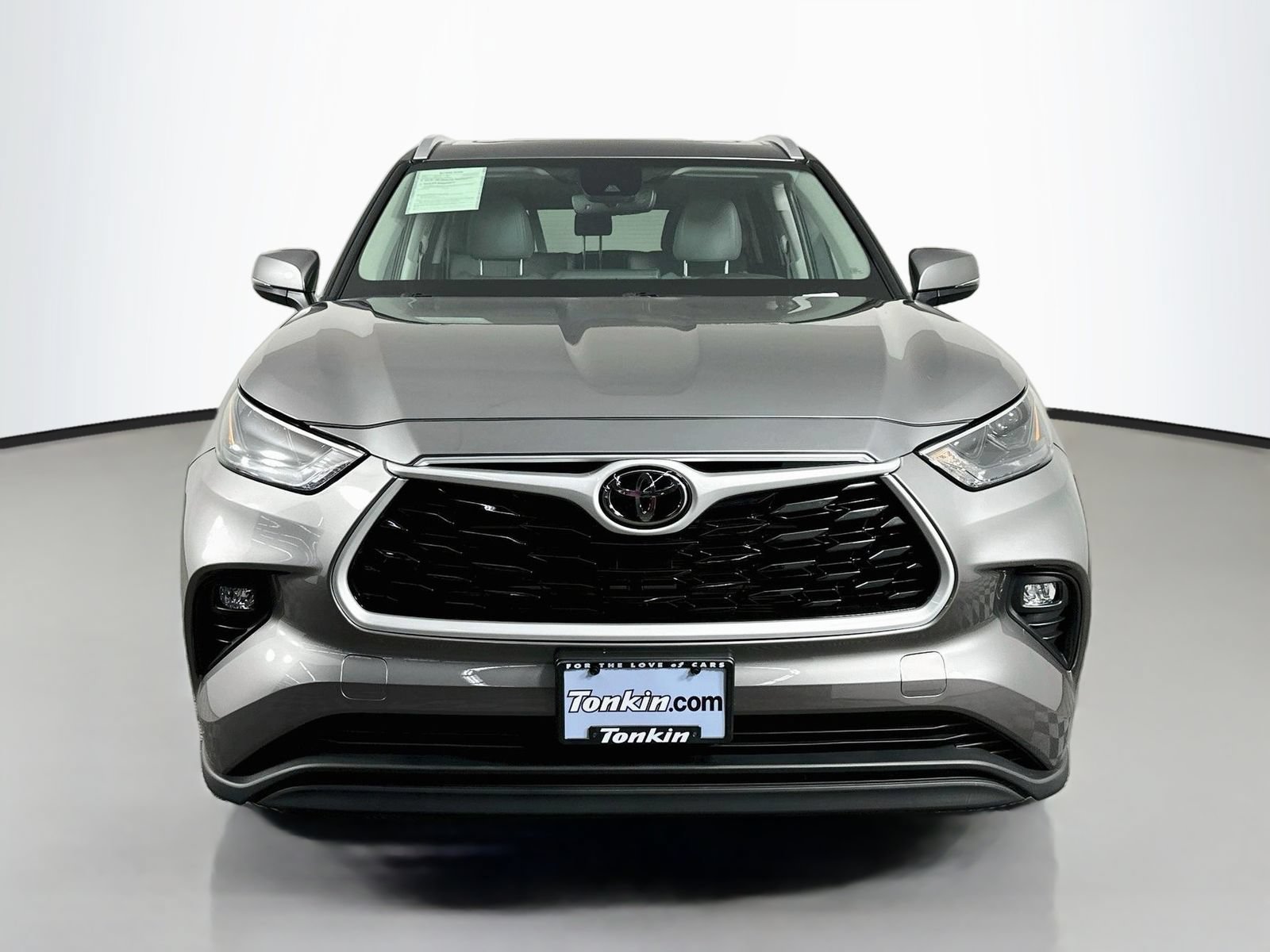 Certified 2026 Toyota Highlander XLE AWD/4WD image 2