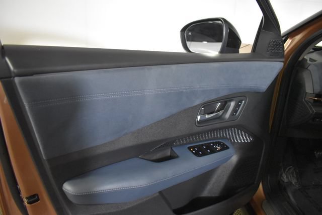 Used 2024 Nissan Ariya AWD image 7