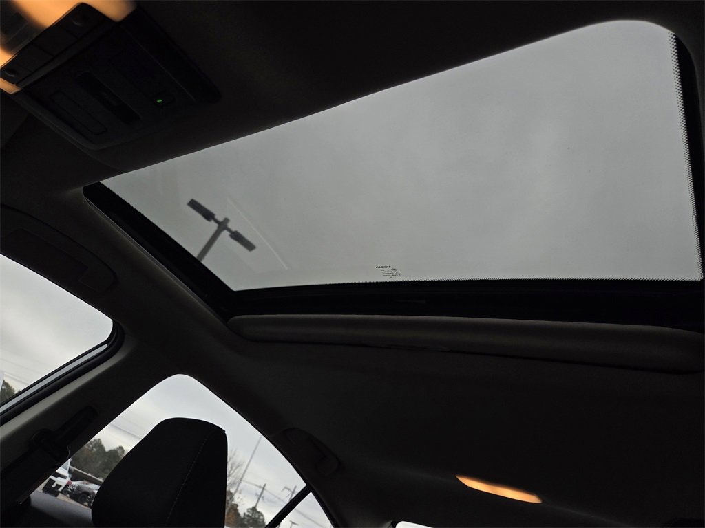 Used 2024 Nissan Altima 2.5 SV w/ SV Premium Package image 13