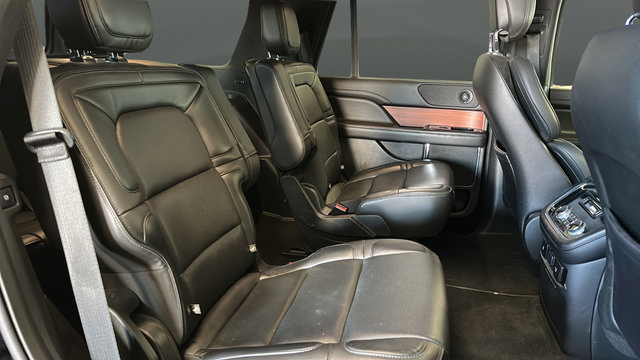 Used 2018 Lincoln Navigator Select AWD/4WD image 24