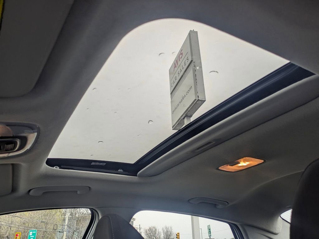 Used 2025 Hyundai Elantra SEL FWD image 30