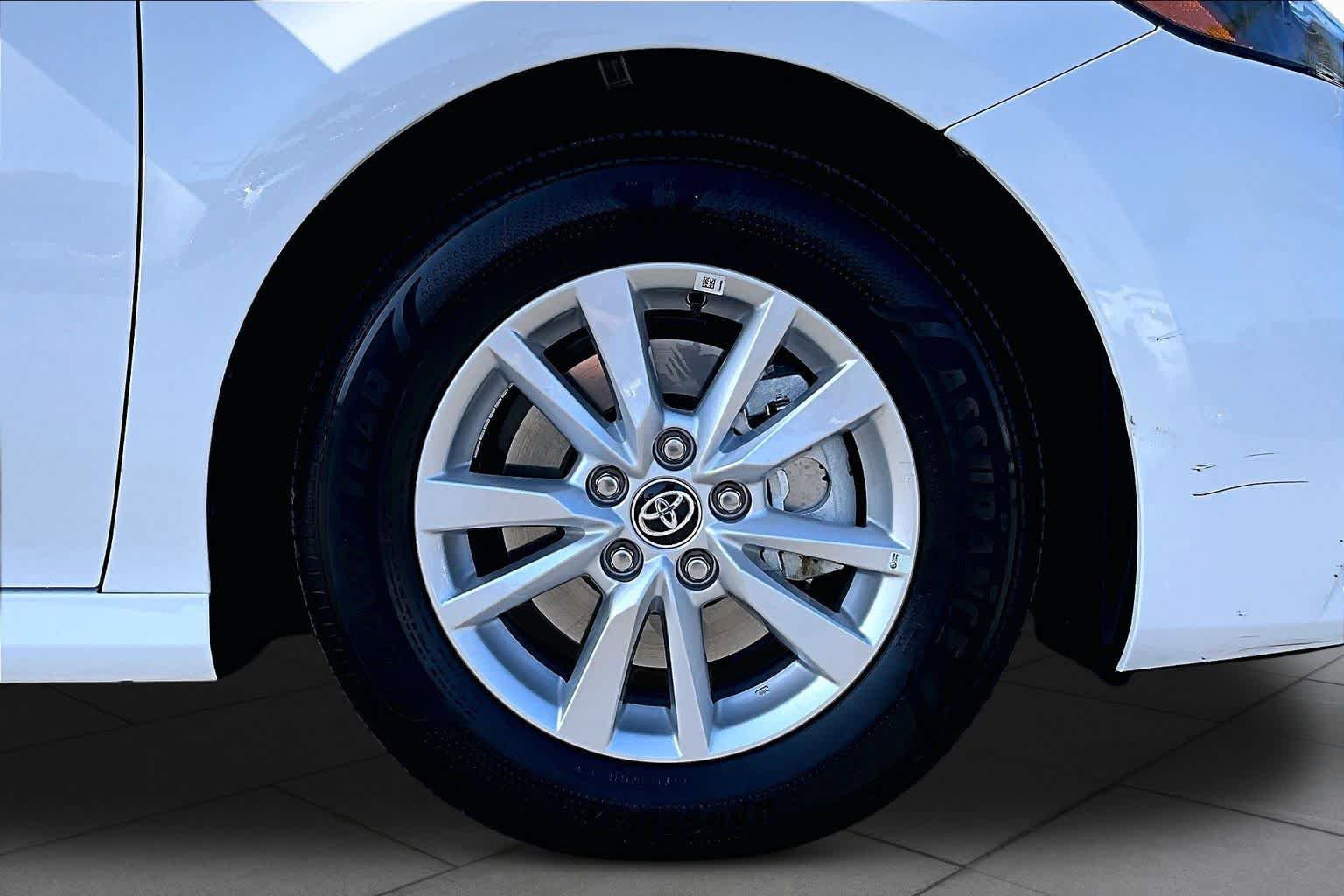 Used 2026 Toyota Camry LE FWD image 10
