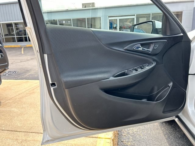 Used 2016 Chevrolet Malibu LT FWD image 25
