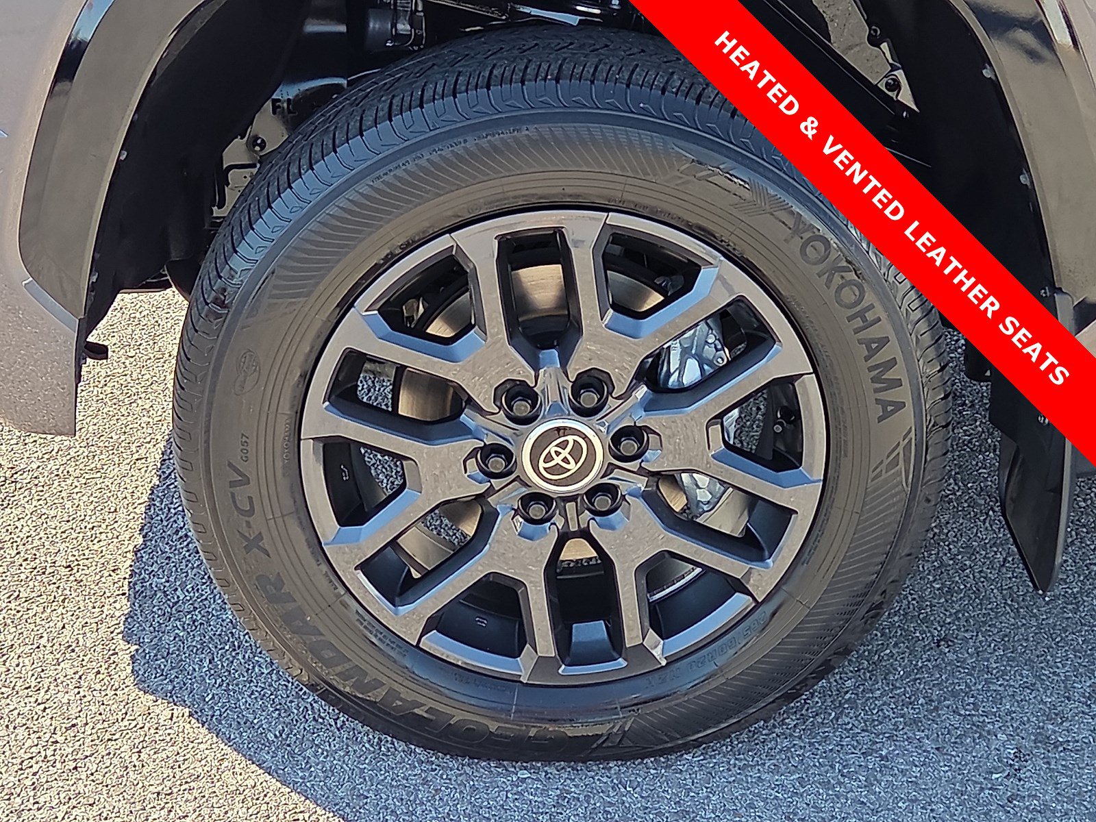 Used 2024 Toyota Tundra Platinum AWD/4WD image 7