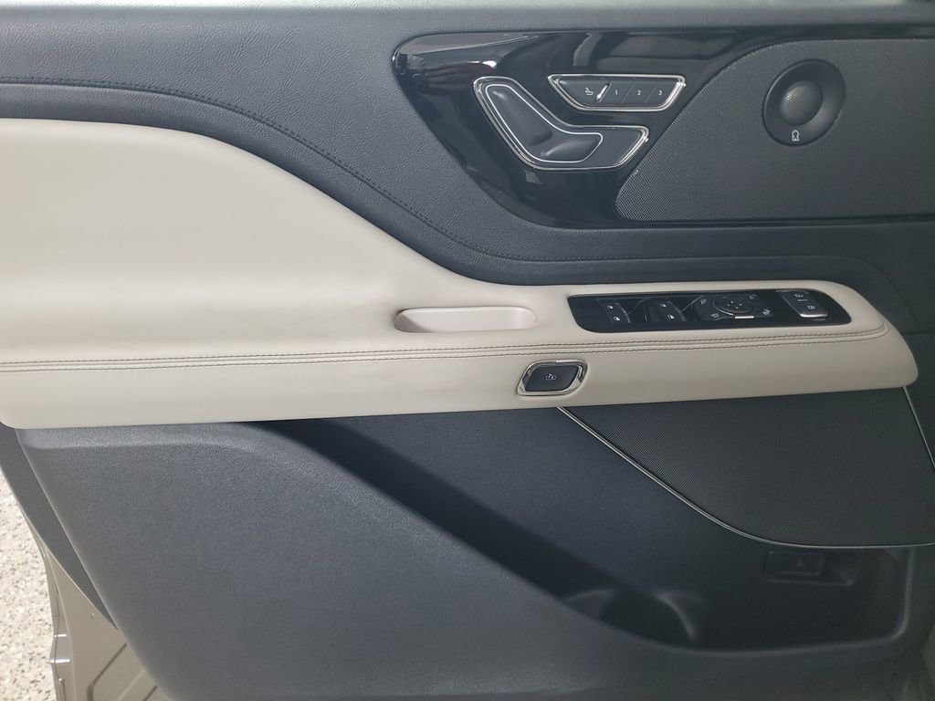 New 2025 Lincoln Aviator Reserve RWD image 18