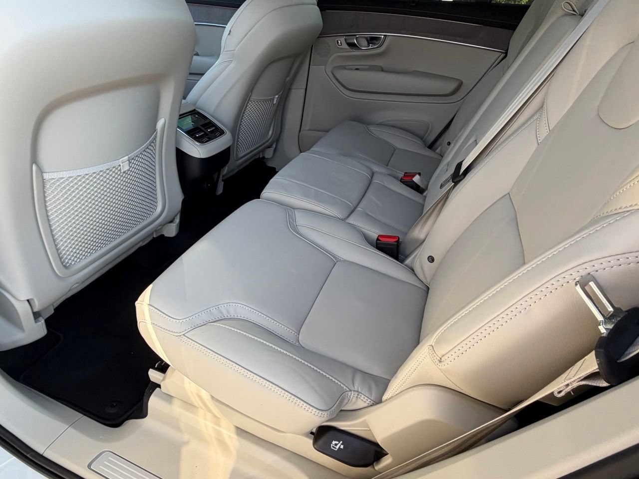 New 2027 Volvo XC90 B6 Ultra AWD/4WD image 19