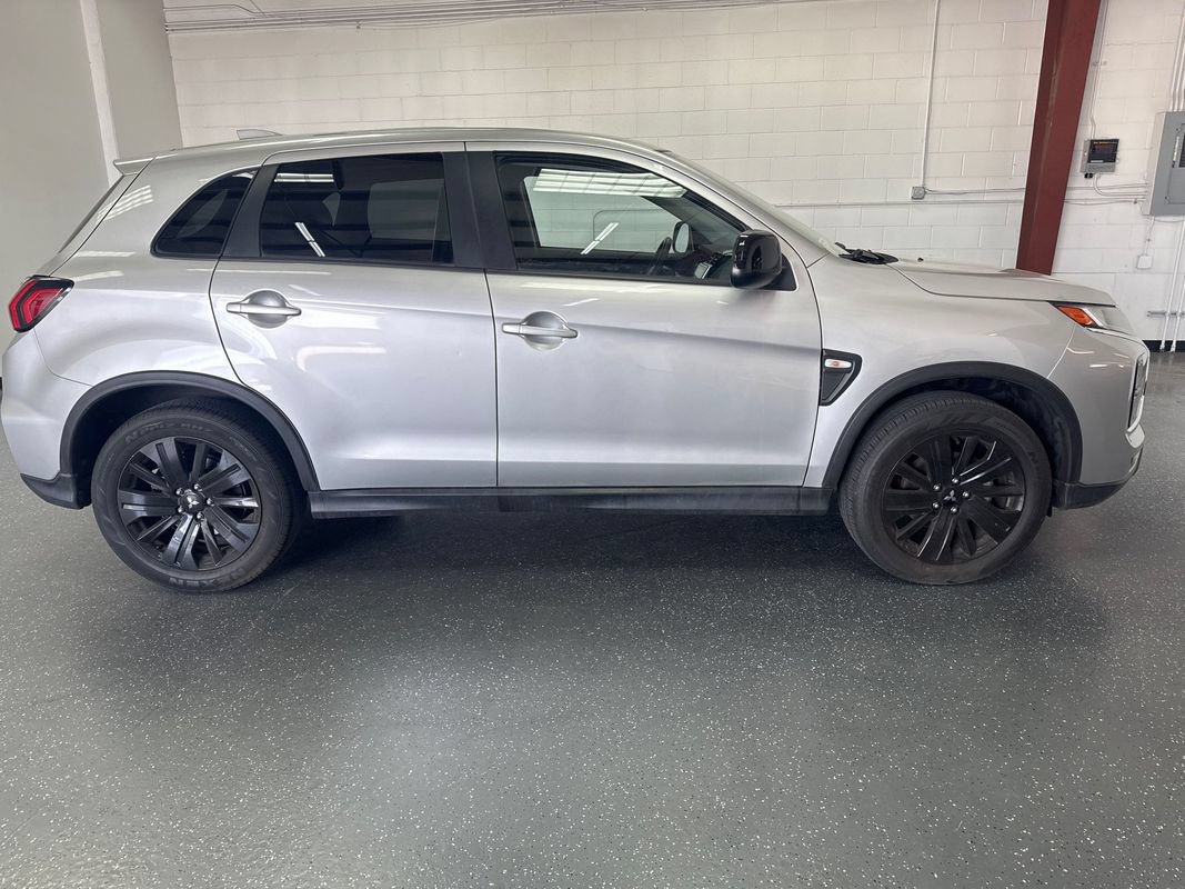Used 2022 Mitsubishi Outlander Sport LE FWD image 3
