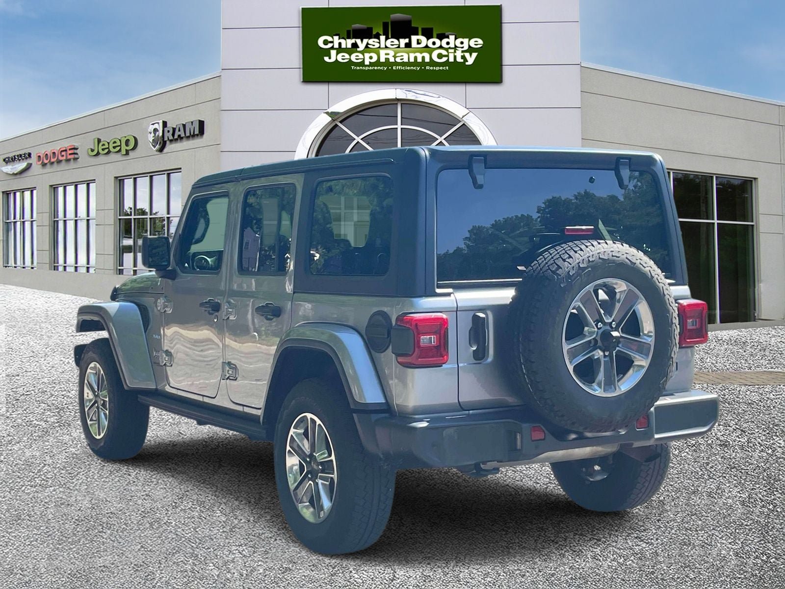 Used 2021 Jeep Wrangler Unlimited Sahara AWD/4WD image 8