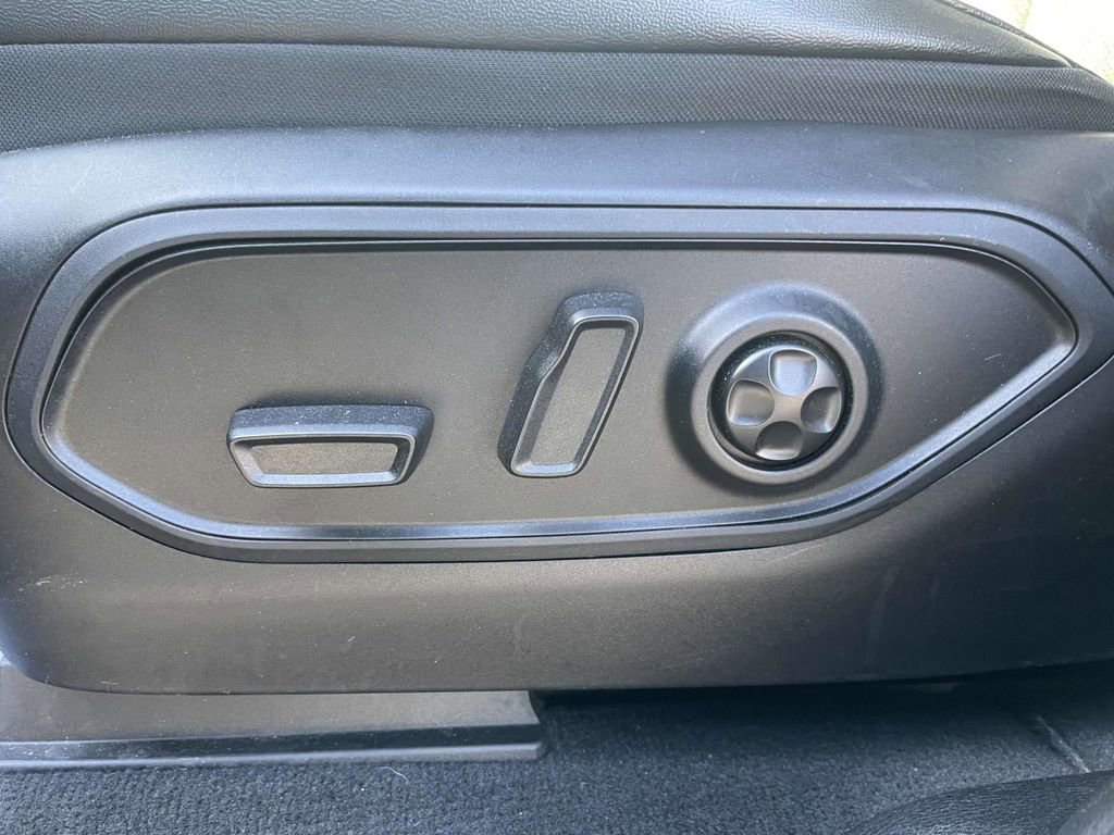 Certified 2025 Jeep Grand Cherokee Altitude image 25