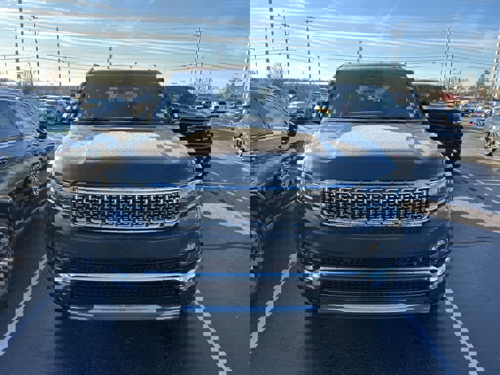 Used 2024 Jeep Grand Wagoneer Series III image 15