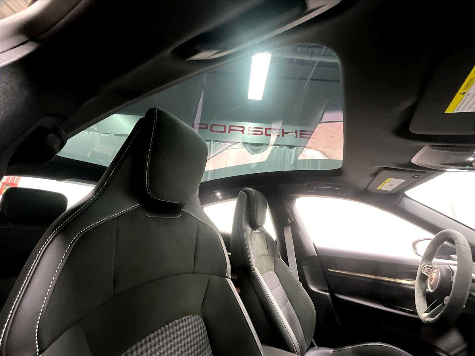 Used 2025 Porsche Taycan 4S image 27