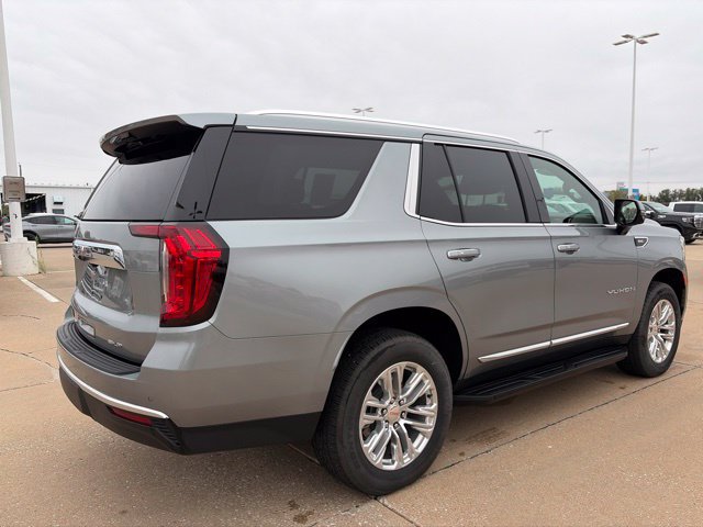 Used 2024 GMC Yukon SLT w/ SLT Premium Package AWD/4WD image 3