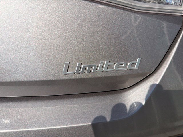 Used 2024 Hyundai Elantra Limited FWD image 7