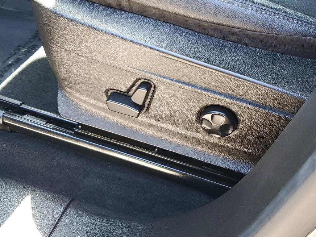 Used 2018 Alfa Romeo Stelvio AWD image 22