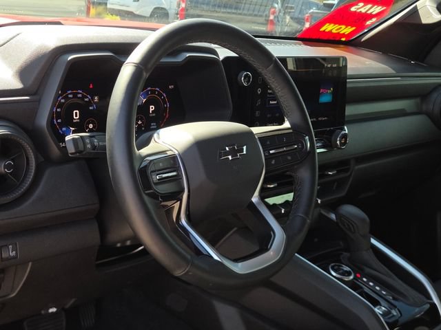 Certified 2025 Chevrolet Colorado Trail Boss w/ Midnight Edition AWD/4WD image 18