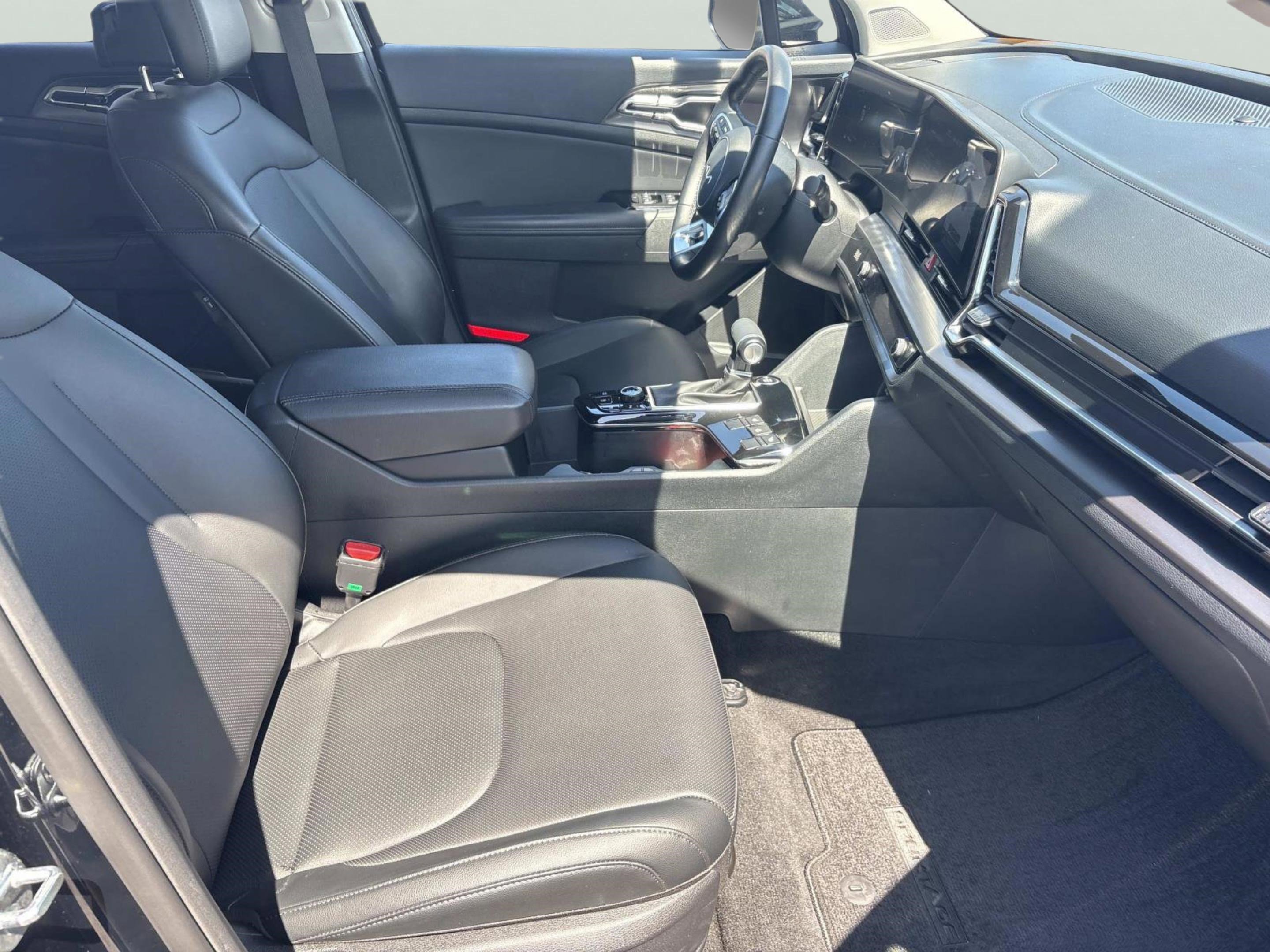 Used 2023 Kia Sportage EX image 19