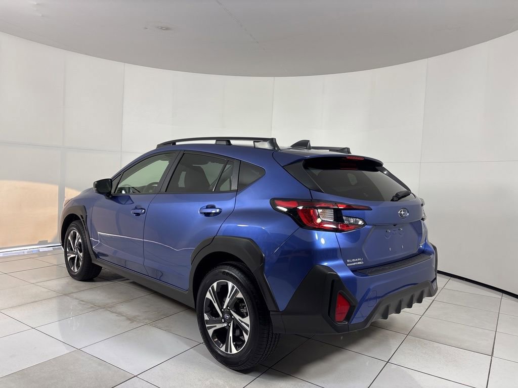 Used 2025 Subaru Crosstrek 2.0i Premium image 3