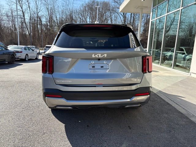Used 2025 Kia Sorento EX image 8
