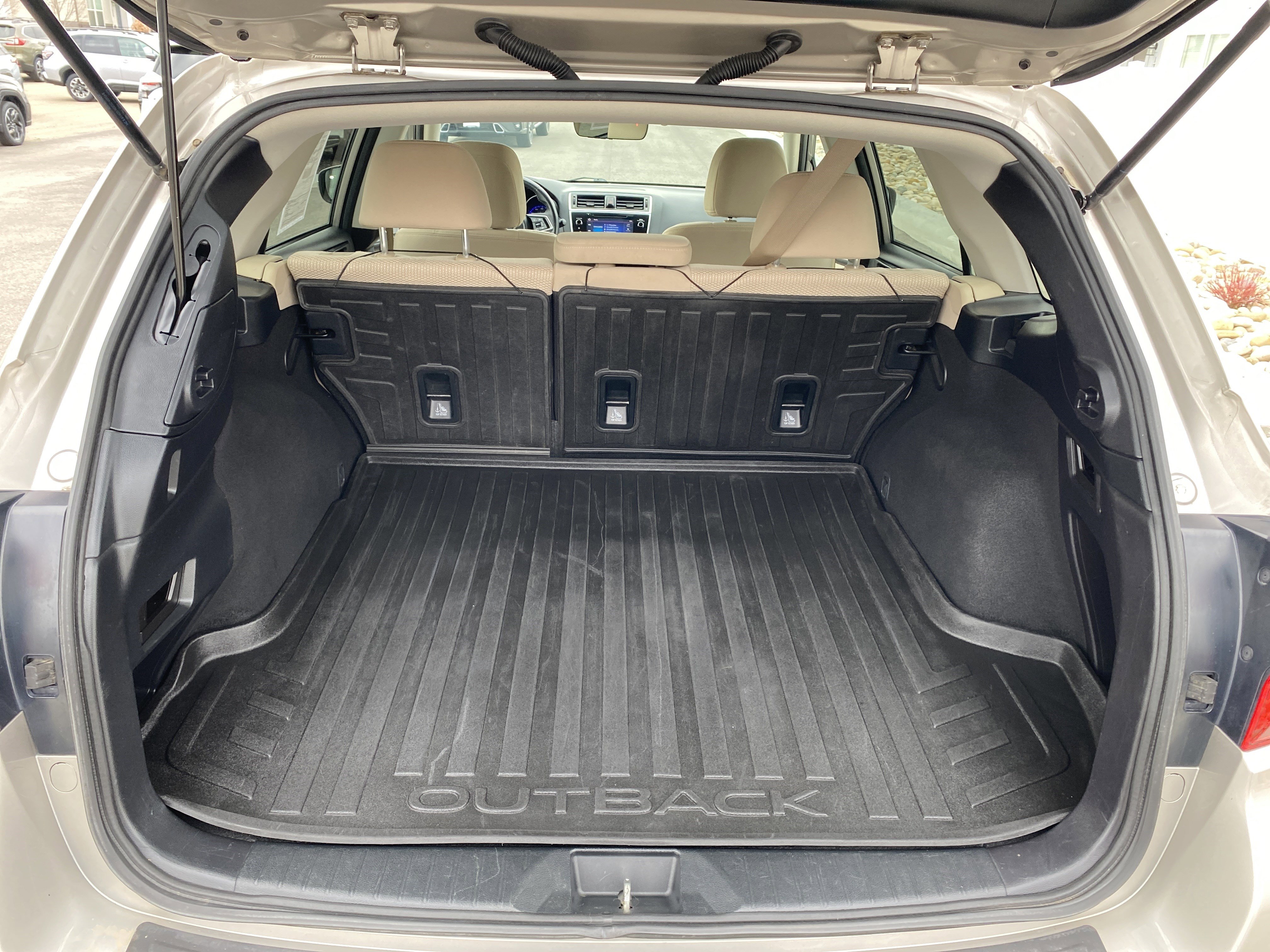 Used 2019 Subaru Outback 2.5i Premium w/ Popular Package #2 image 35