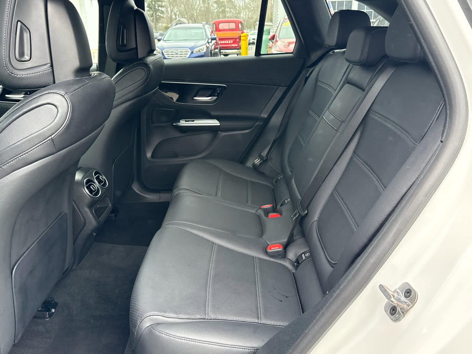 Used 2024 Mercedes-Benz GLC 300 4MATIC image 18