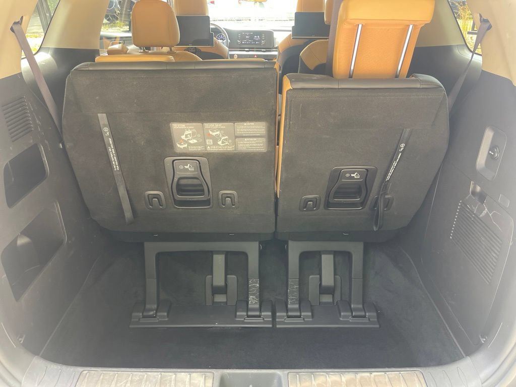 Used 2024 Kia Carnival LX FWD image 27