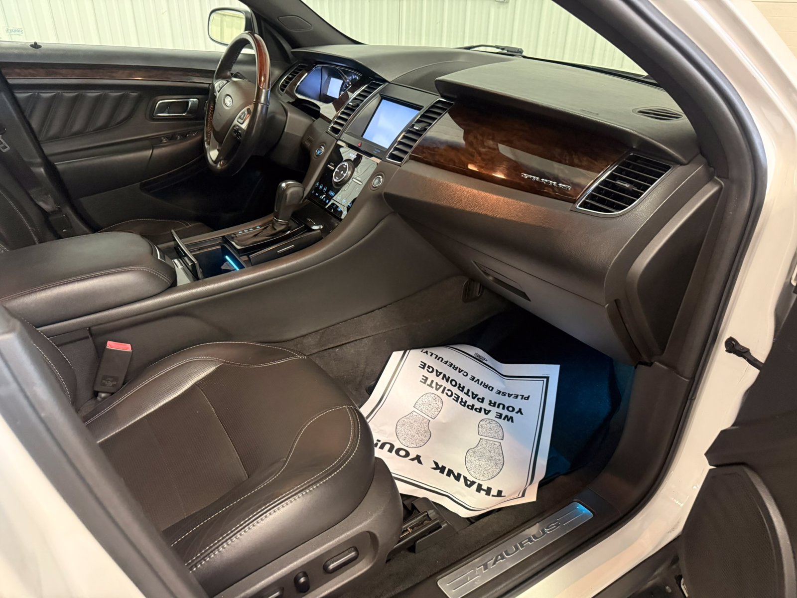Used 2013 Ford Taurus Limited FWD image 29