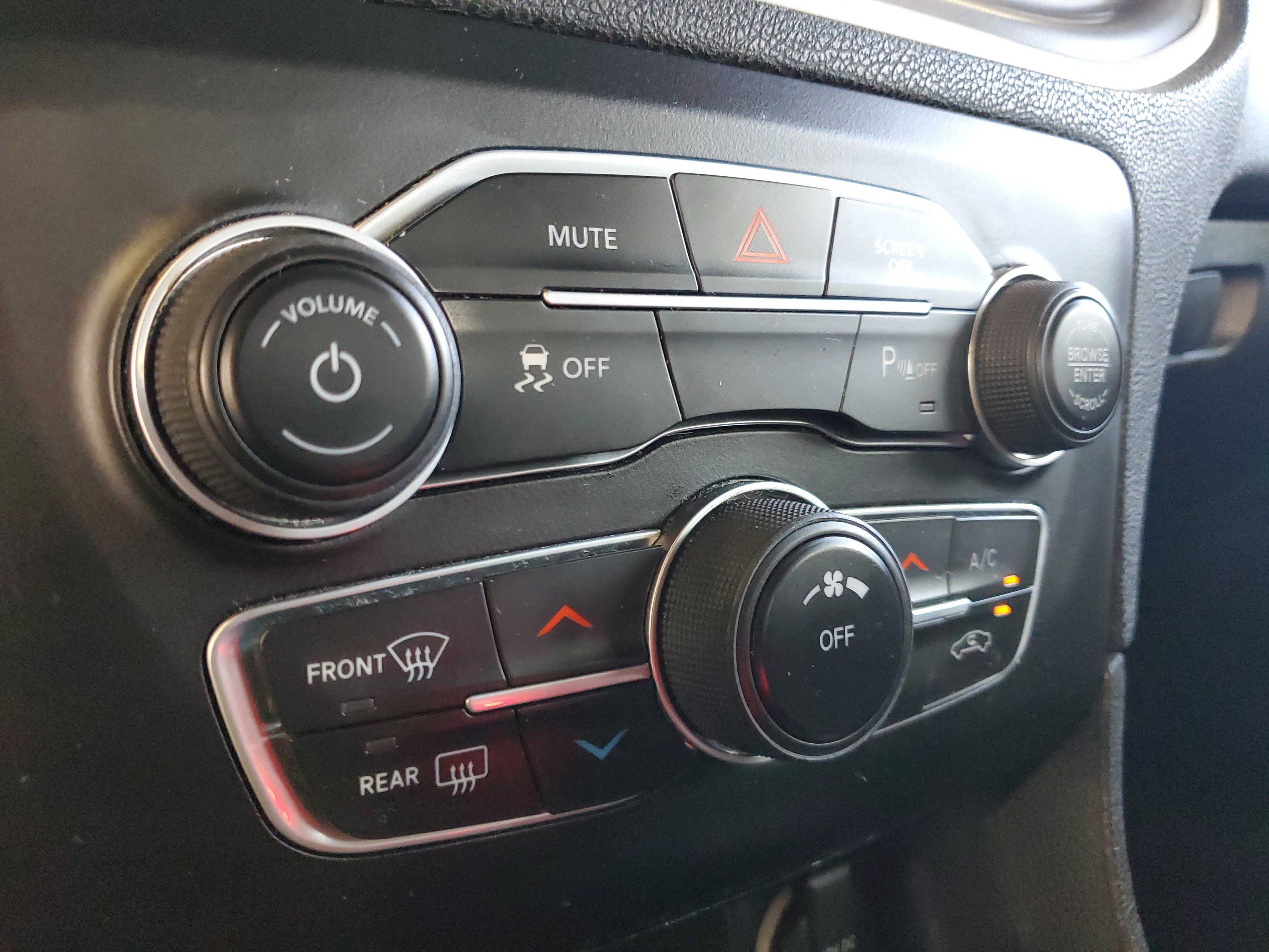 Used 2022 Dodge Charger SXT RWD image 28