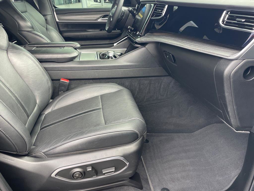 Used 2023 Jeep Wagoneer Series II image 28