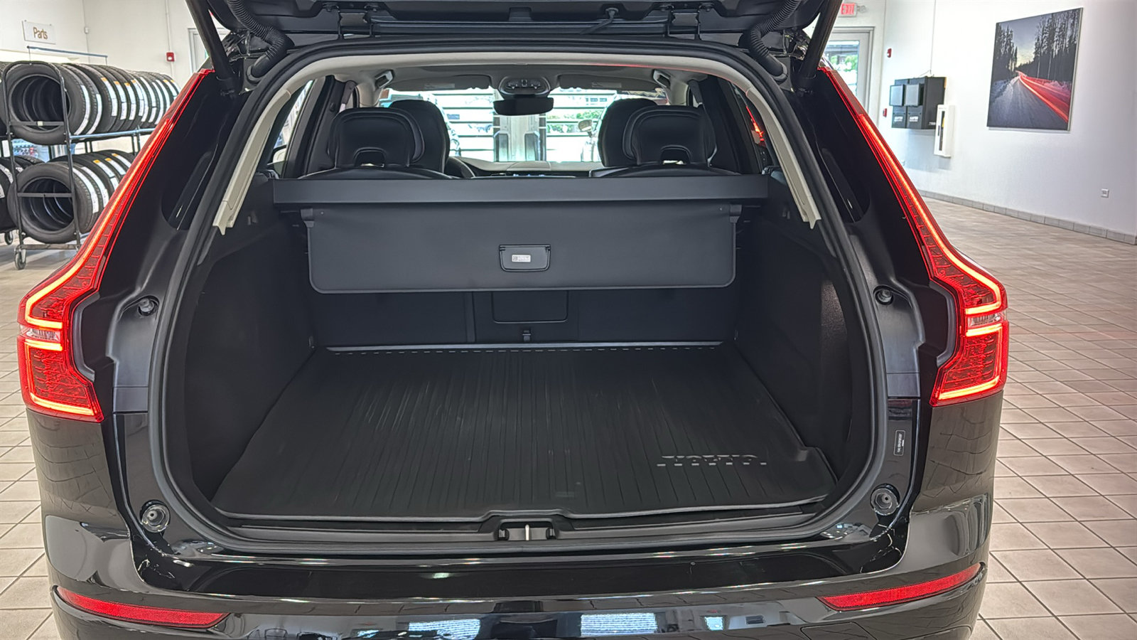 Used 2024 Volvo XC60 B5 Core w/ Climate Package AWD/4WD image 29