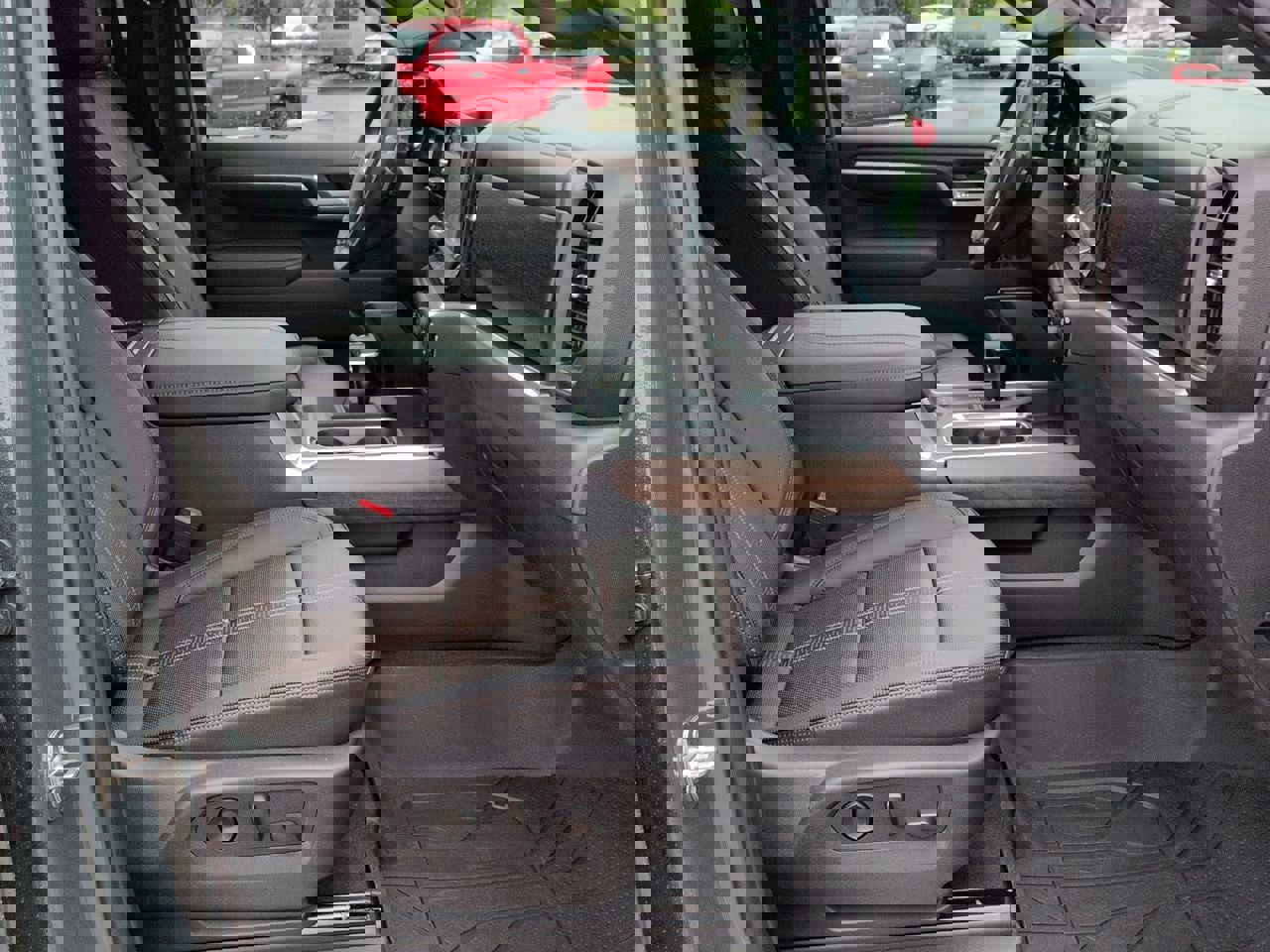 Certified 2026 Chevrolet Silverado 1500 High Country w/ Technology Package image 26