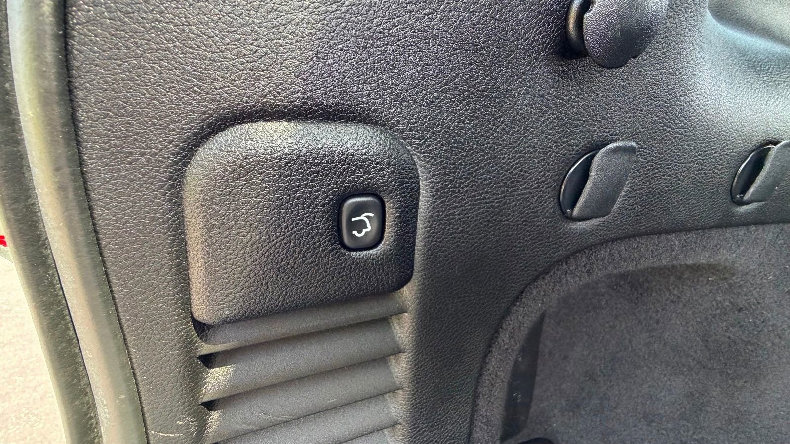 Used 2014 Jeep Grand Cherokee Overland AWD/4WD image 26
