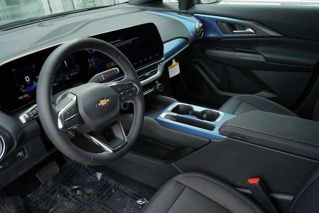 New 2025 Chevrolet Equinox EV LT image 21