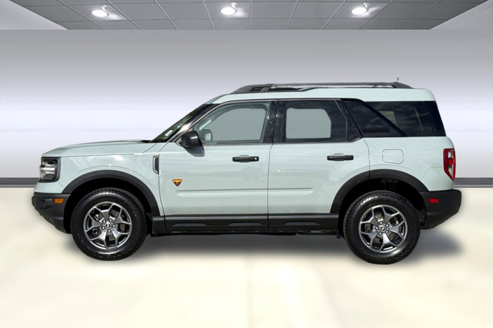 Used 2023 Ford Bronco Sport Badlands image 2