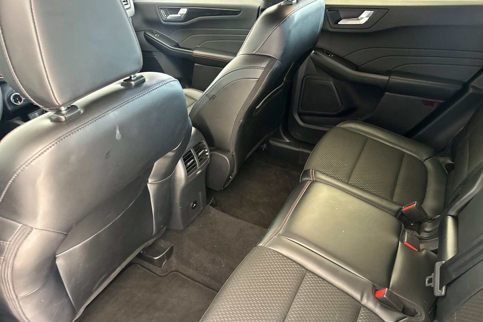 Used 2025 Ford Escape ST-Line image 12