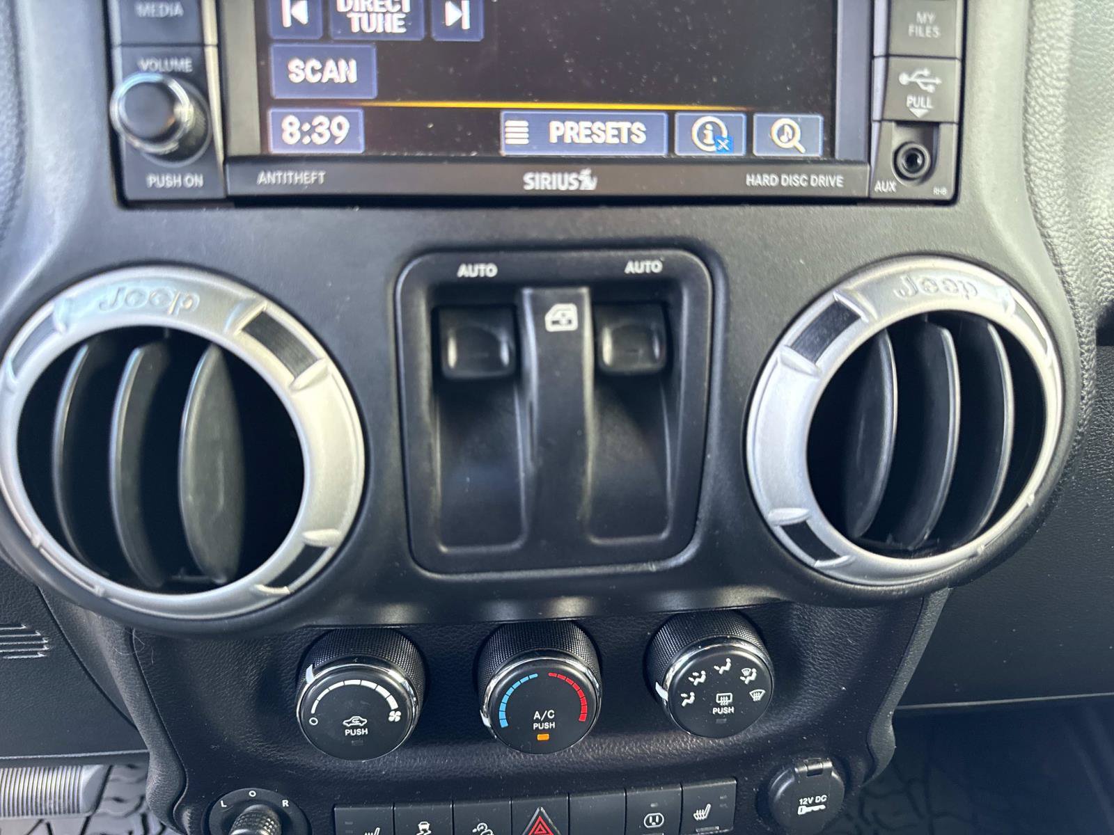 Used 2016 Jeep Wrangler Rubicon AWD/4WD image 24