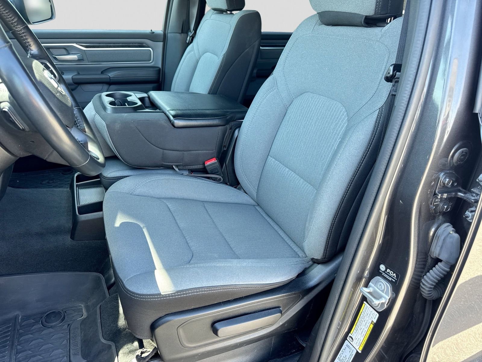 Used 2022 RAM 1500 Big Horn AWD/4WD image 18