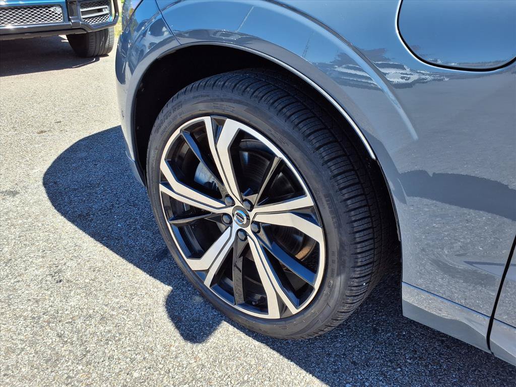 Certified 2024 Volvo XC60 T8 Ultimate w/ Climate Package AWD/4WD image 9