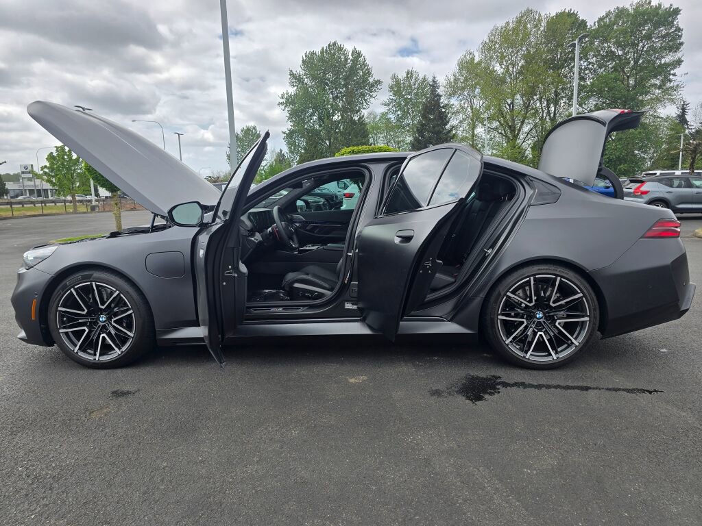 Used 2026 BMW M5 image 11