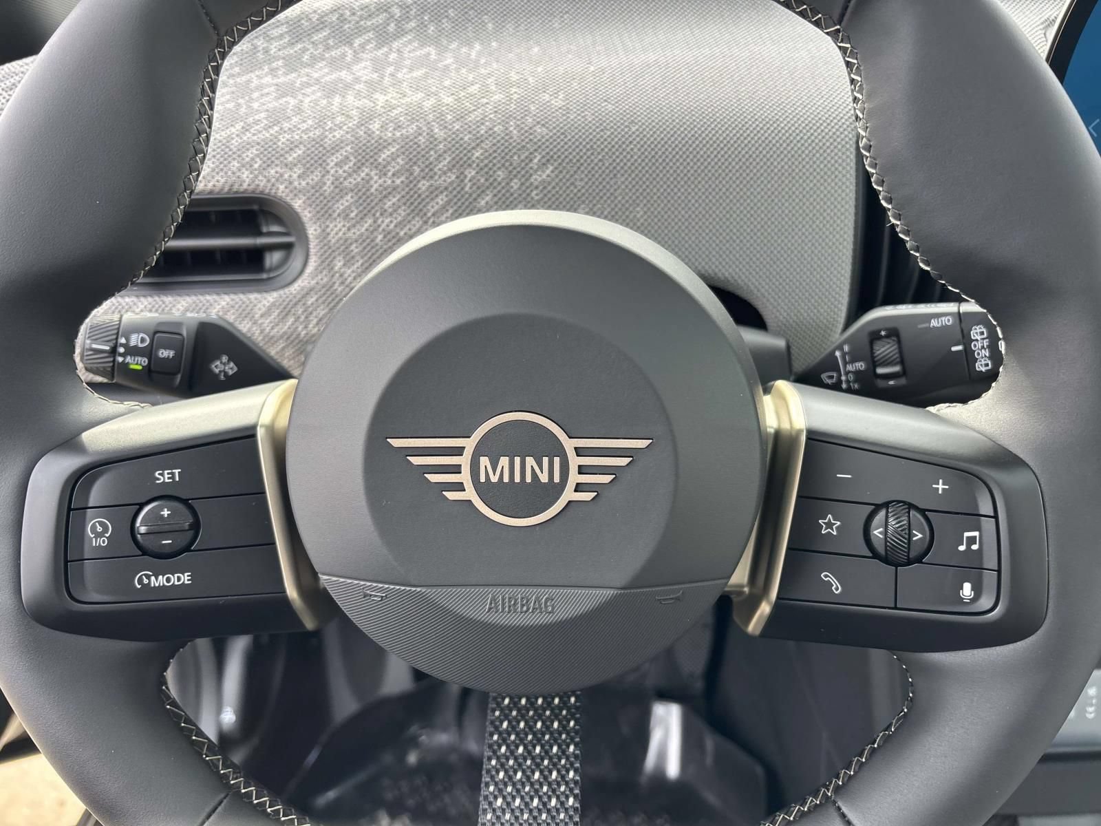 New 2026 MINI Cooper 2-Door Hardtop FWD image 15