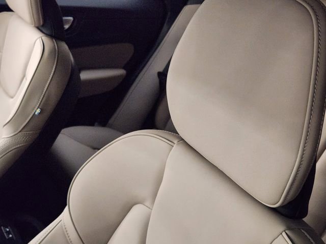 New 2026 Volvo XC60 B5 Plus w/ Protection Package Premier AWD/4WD image 15