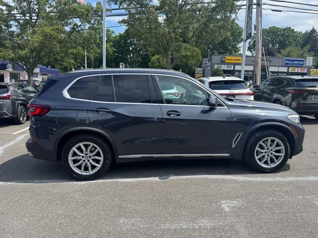 Used 2022 BMW X5 xDrive40i w/ Premium Package AWD/4WD image 4