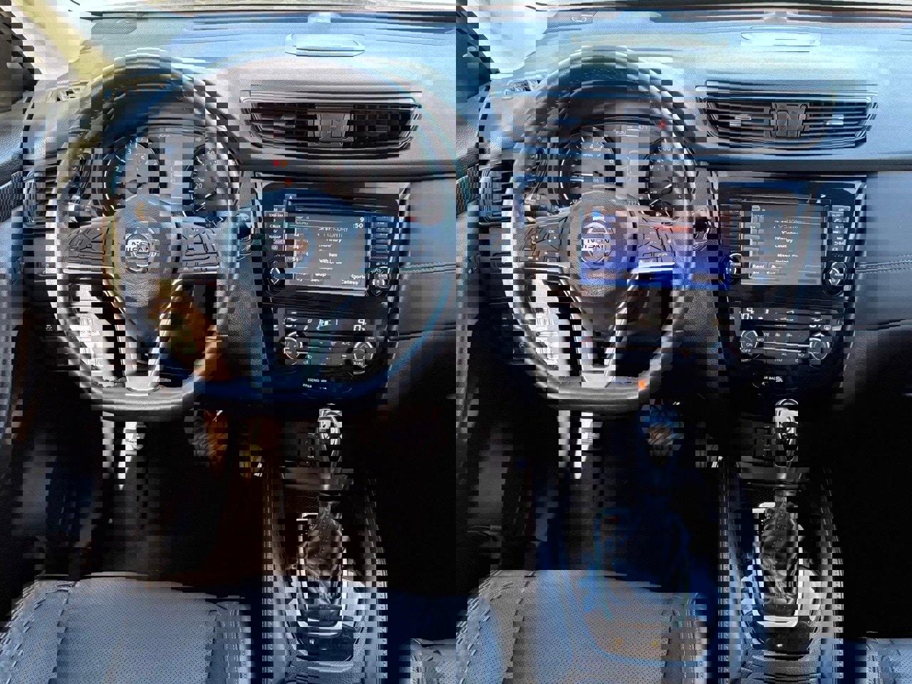 Used 2017 Nissan Rogue SL w/ SL Premium Package image 13