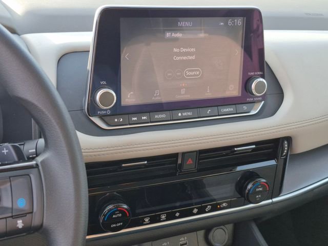 Used 2023 Nissan Rogue SV FWD image 14