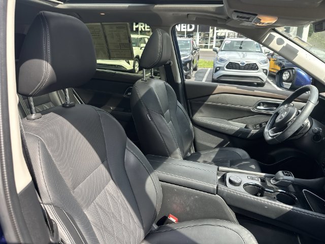 Used 2023 Nissan Rogue Platinum AWD/4WD image 30