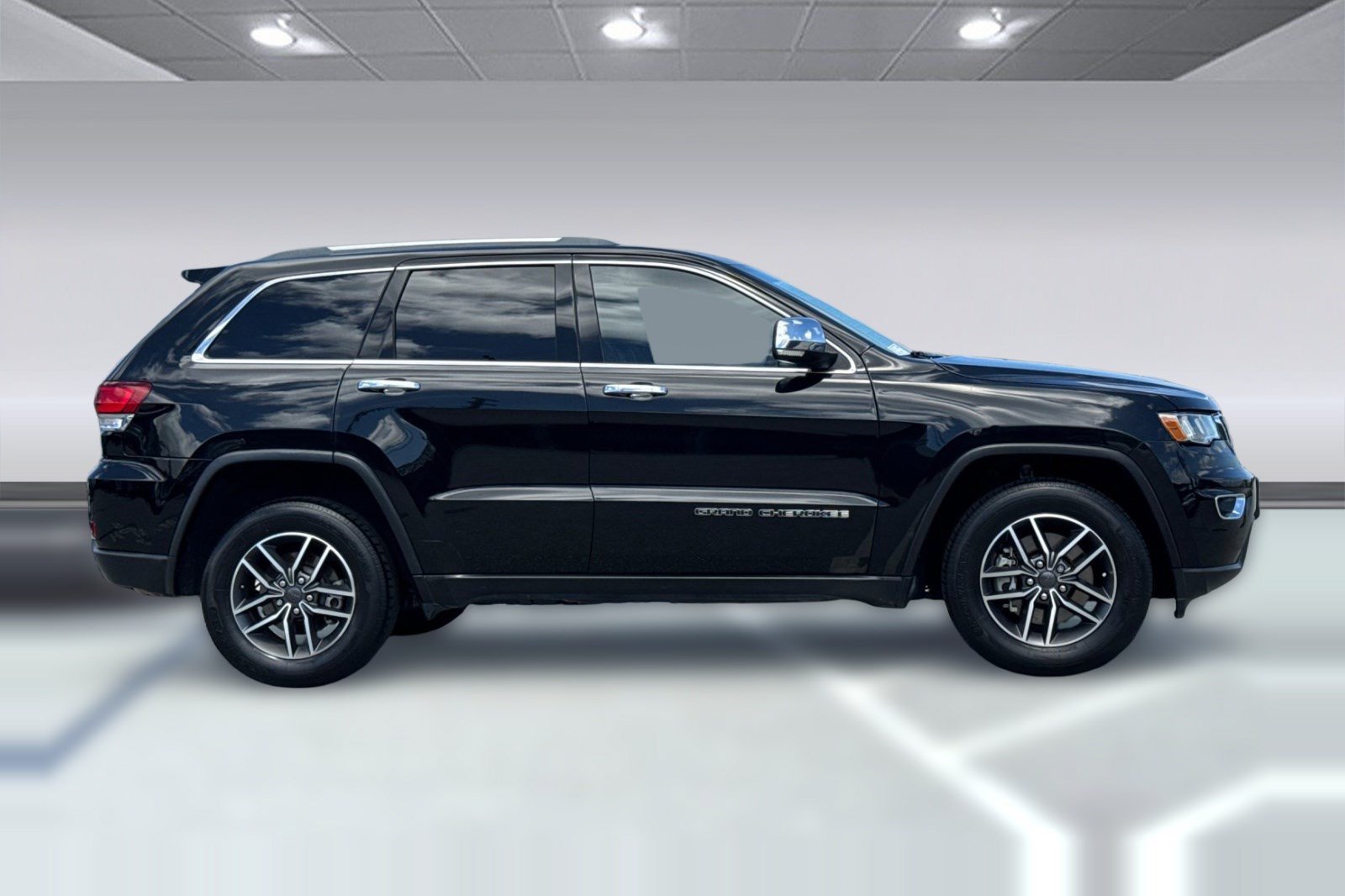 Used 2021 Jeep Grand Cherokee Limited AWD/4WD image 7